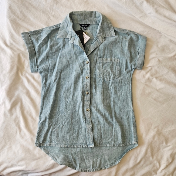 NWT SIM & SAM SHORT SLEEVE DENIM BUTTON UP SHIRT - Picture 2 of 7